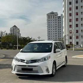 Toyota Sienna 2018