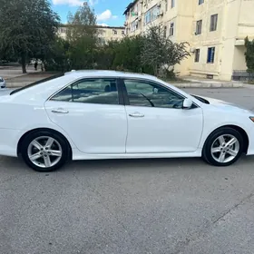 Toyota Camry 2013