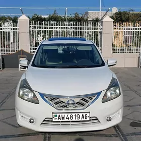 Nissan Tiida 2013