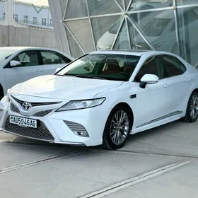 Toyota Camry 2020