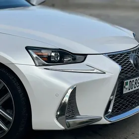 Lexus IS 350 2019