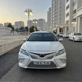 Toyota Camry 2018