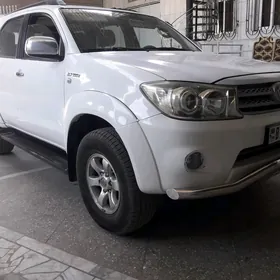 Toyota Fortuner 2010