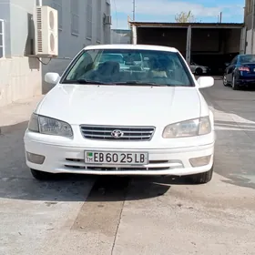 Toyota Camry 2000