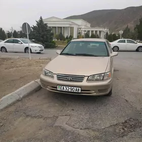 Toyota Camry 2000