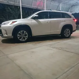 Toyota Highlander 2018