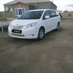 Toyota Sienna 2011