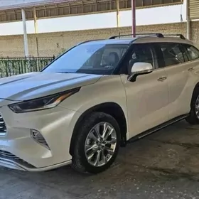 Toyota Highlander 2021