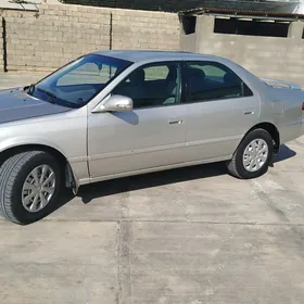 Toyota Camry 2001