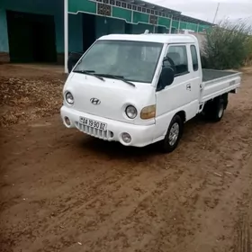 Hyundai H100 2002