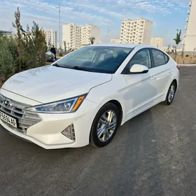 Hyundai Elantra 2019