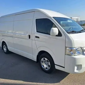 Toyota Hiace 2019