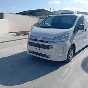 Toyota Hiace 2019