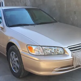 Toyota Camry 2001