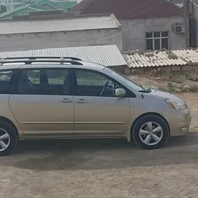 Toyota Sienna 2004