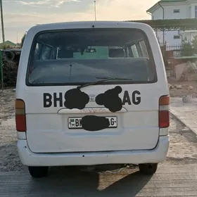 Toyota Hiace 2003