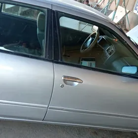 Nissan Primera 1999