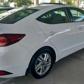 Hyundai Elantra 2020