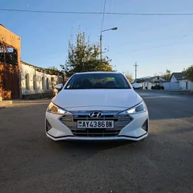 Hyundai Elantra 2020