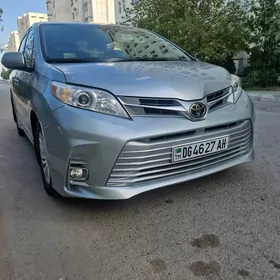 Toyota Sienna 2020