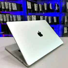 MacBook Pro 16/M3 Max/RAM 36GB