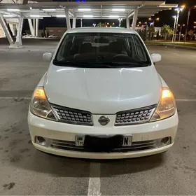 Nissan Tiida 2006