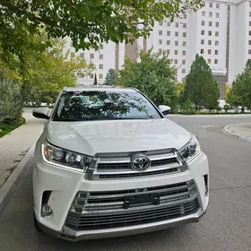 Toyota Highlander 2019