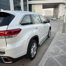 Toyota Highlander 2019