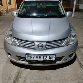 Nissan Versa 2010