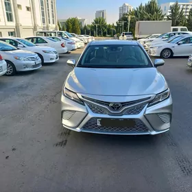 Toyota Camry 2019