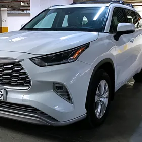 Toyota Highlander 2021