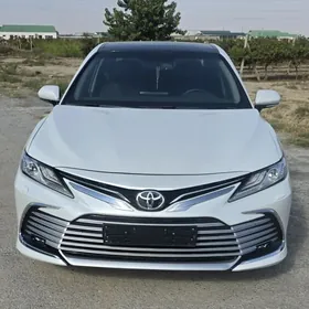 Toyota Camry 2022