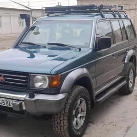 Mitsubishi Pajero 1995