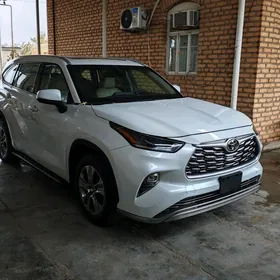 Toyota Highlander 2022