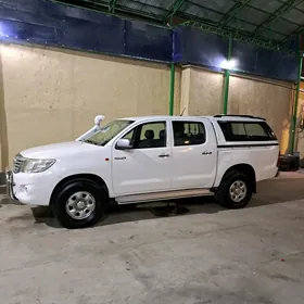 Toyota Hilux 2013