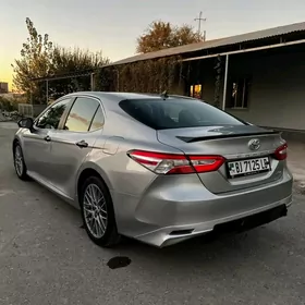 Toyota Camry 2018