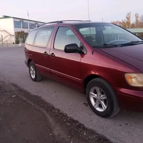 Toyota Sienna 1999