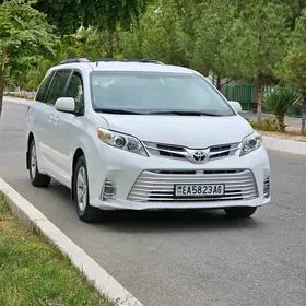 Toyota Sienna 2017