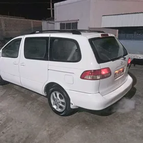 Toyota Sienna 2001