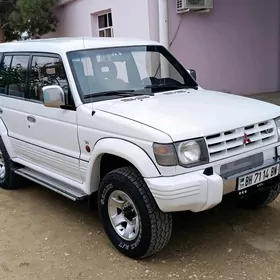 Mitsubishi Pajero 1993