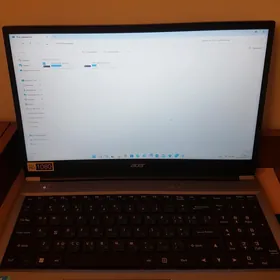 Acer Notebook i3 8/512