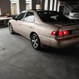 Toyota Camry 2000