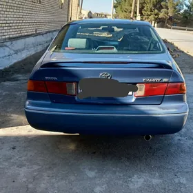 Toyota Camry 2000