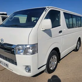 Toyota Hiace 2012