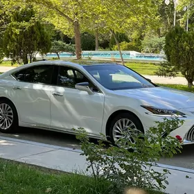 Lexus ES 350 2021