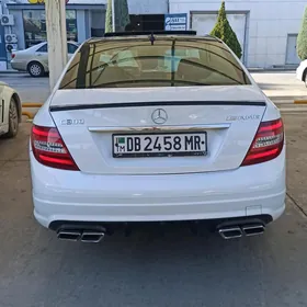 Mercedes-Benz C300 2012