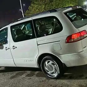 Toyota Sienna 2002