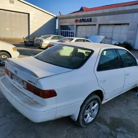 Toyota Camry 2001