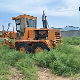 Komatsu HD605-8 2005