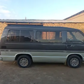 Toyota Hiace 1989